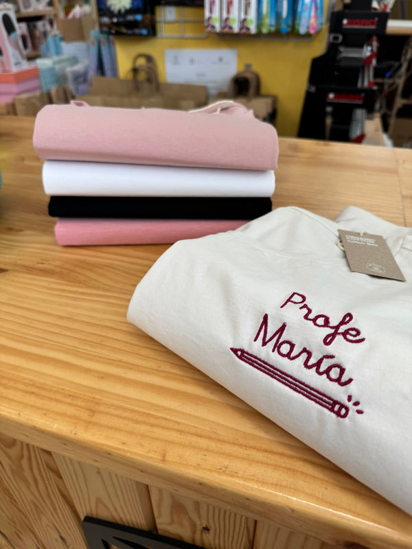 Camiseta Bordada Profe · Chica