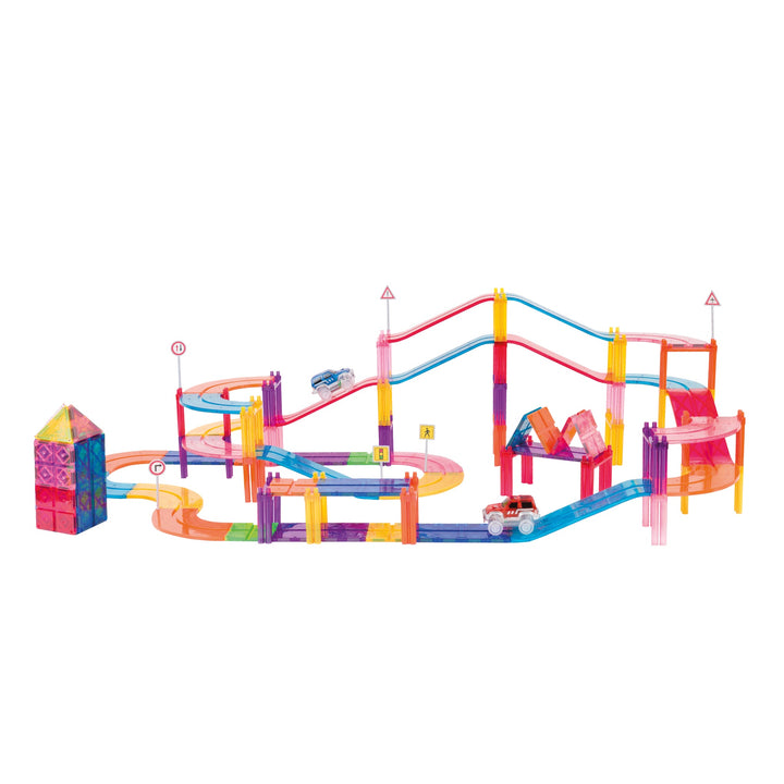 Circuito realizado con set pista de carreras de 105 piezas de Braintoys