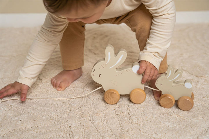Arrastre Conejitos Baby Bunny · Little Dutch - Bizcocho de Yogur