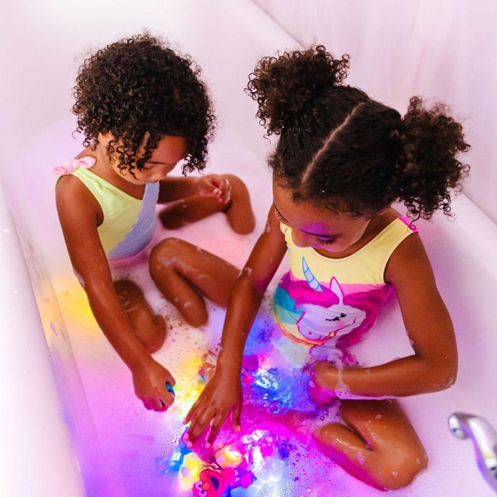 Glo Pals Cubos luz para el baño BLAIR Lila - Bizcocho de Yogur