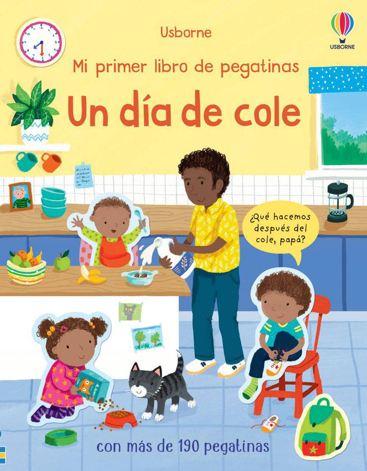 Mi primer libro de pegatinas · Un día en el cole - Bizcocho de Yogur